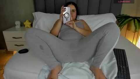 Alyda Jaramillo online show from 6, 7, 2026