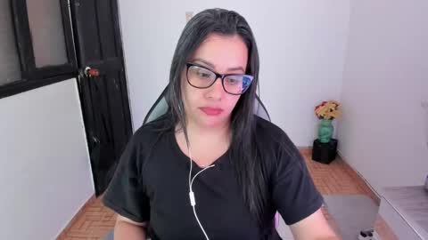 Snapshot of aylaislem chatting on 2, 2, 2025 SandyMODELINDEPENDIENT online show from 2, 2, 2025