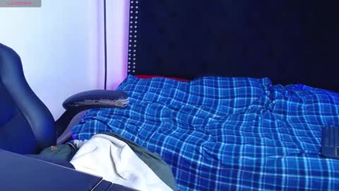 Ayliinn  online show from 6, 3, 2025