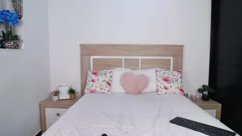 Snapshot of aylin_ross chatting on 17, 10, 2025 Aylin Ross online show from 17, 10, 2025