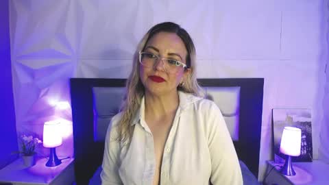 Snapshot of azaahara_ chatting on 22, 5, 2026 Azahara online show from 22, 5, 2026