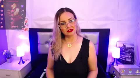 Snapshot of azaahara_ chatting on 11, 6, 2026 Azahara online show from 11, 6, 2026