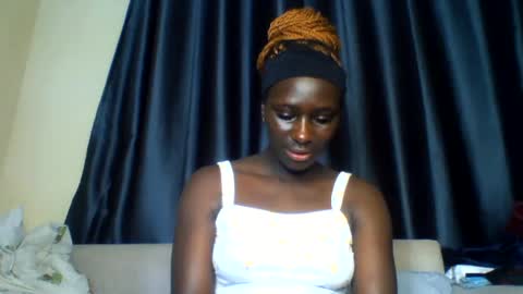 Snapshot of azaelia_iris chatting on 3, 7, 2026 azaelia_iris online show from 3, 7, 2026