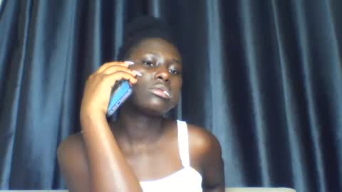 Snapshot of azaelia_iris chatting on 1, 8, 2026 azaelia_iris online show from 1, 8, 2026