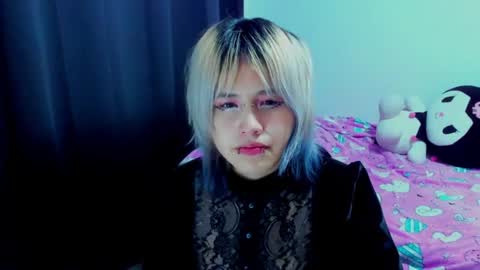 Azu Moure online show from 30, 7, 2026