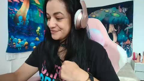 Azucena R online show from 29, 4, 2026