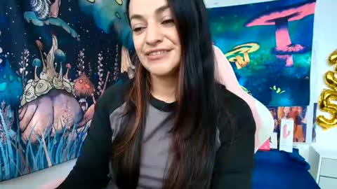 Azucena R online show from 4, 7, 2026