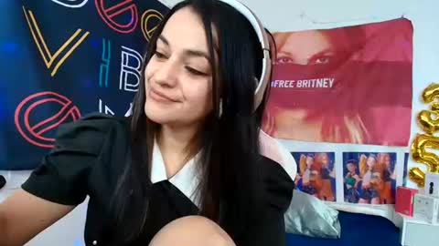 Azucena R online show from 28, 7, 2026