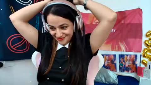 Azucena R online show from 28, 7, 2026