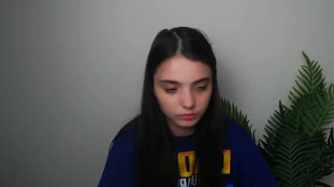 azumi_chan_ online show from 18, 9, 2025