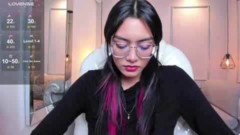 Azura online show from 17, 9, 2025