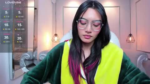 Azura online show from 18, 9, 2025