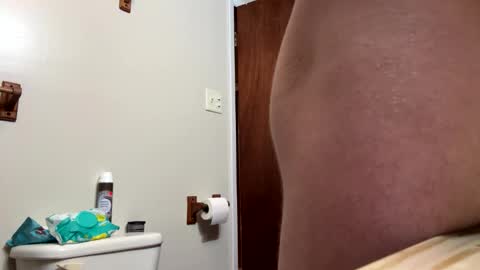 Snapshot of b00tyh0l3l0vin69 chatting on 6, 1, 2026 Htwnswangngape online show from 6, 1, 2026