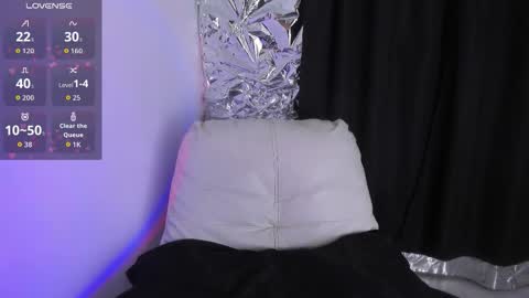 Queen B online show from 29, 11, 2025