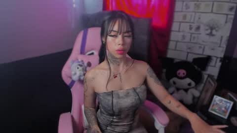 Snapshot of babee_04 chatting on 7, 10, 2025 babee online show from 7, 10, 2025