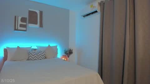 Snapshot of babesexy19_ chatting on 8, 10, 2025 itzell  online show from 8, 10, 2025