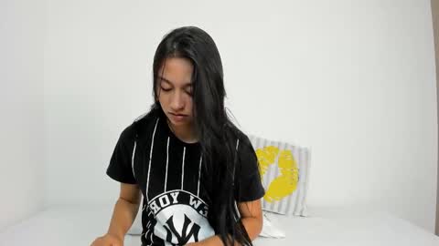 Samantha Reyes online show from 25, 3, 2026