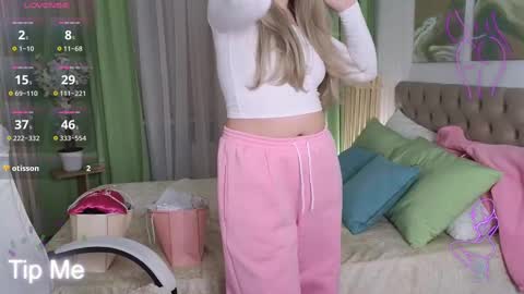 Debora online show from 12, 3, 2025