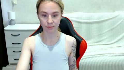 baby_kitte online show from 26, 10, 2025