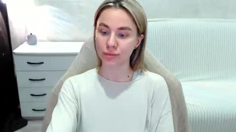 baby_kitte online show from 14, 11, 2025