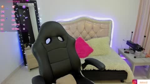 Snapshot of baby_love03 chatting on 1, 1, 2025 Dulce  Stefa  online show from 1, 1, 2025