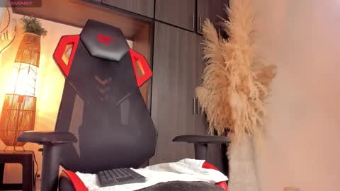 FOLLOW ME  online show from 11, 11, 2025