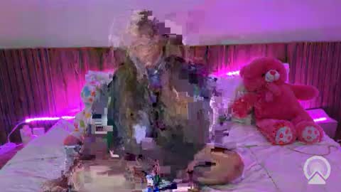 My name is Amelia but for you Melie online show from 20, 12, 2025