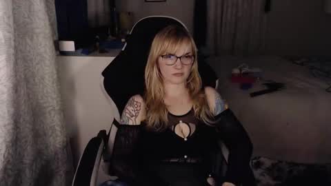 Babymommasmilk online show from 7, 5, 2026