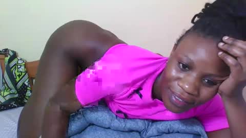 Snapshot of babyrozillah chatting on 19, 10, 2025 PRISCILLAH online show from 19, 10, 2025