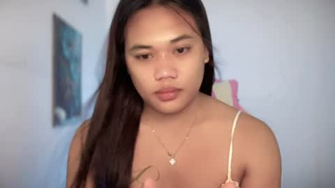 AMARA - FOLLOW ME AND THUMBS UP online show from 4, 8, 2026