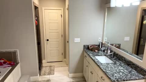 Snapshot of badboyson65 chatting on 24, 12, 2024 HotWifeFun32 online show from 24, 12, 2024