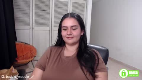 Snapshot of baddie_maddie_ chatting on 7, 10, 2025 want custom text me through my snap 3  online show from 7, 10, 2025