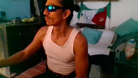 Mexican livin Off the Wall online show from 4, 2, 2025