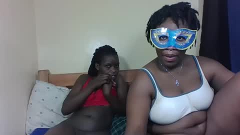 Snapshot of bads_girles chatting on 18, 12, 2025 bads_girles online show from 18, 12, 2025