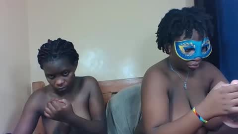 Snapshot of bads_girles chatting on 20, 12, 2025 bads_girles online show from 20, 12, 2025