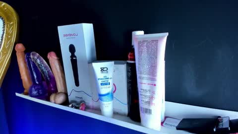 bagiolett  online show from 6, 11, 2025