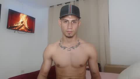 Snapshot of bairon_hugedick777 chatting on 12, 11, 2025 bairon_hugedick777 online show from 12, 11, 2025