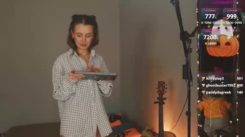 Ellen and  online show from 13, 10, 2025