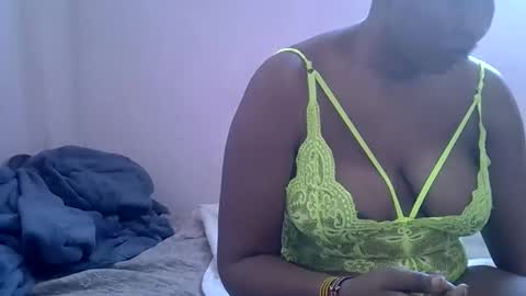 Snapshot of bantubaby chatting on 24, 11, 2025 bantubaby online show from 24, 11, 2025