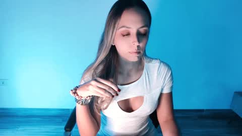 Snapshot of barbara_weber chatting on 7, 1, 2025 barbara_weber online show from 7, 1, 2025