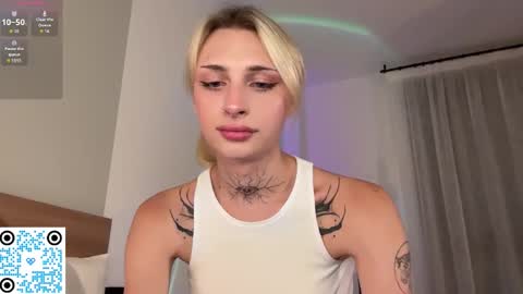 Snapshot of barbie_bi chatting on 14, 9, 2025 My name is Molly. Please say hello I like talking to you. If you have any wishes or obscene desires please use the tip menu online show from 14, 9, 2025