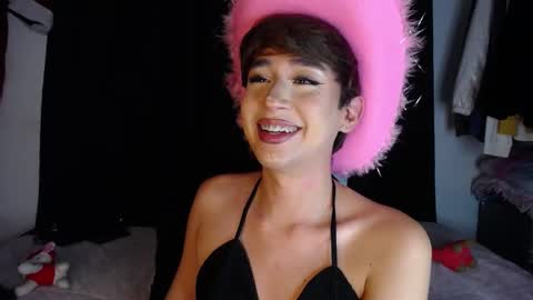 Snapshot of barbie_boy_ chatting on 6, 12, 2024          I work from home this is my room 3 online show from 6, 12, 2024