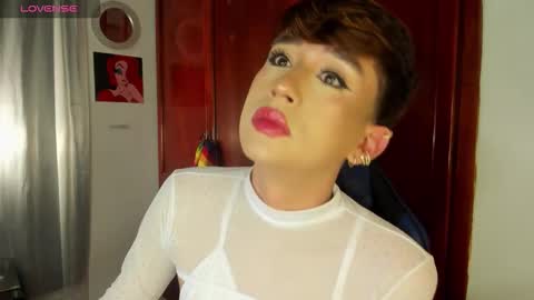 Snapshot of barbie_boy_ chatting on 1, 10, 2025          I work from home this is my room 3 online show from 1, 10, 2025