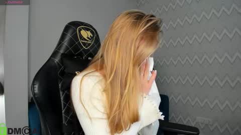 Snapshot of barbie_lis chatting on 20, 10, 2025 LisGTM2 Mon-Thu Sat 0100am-0700am online show from 20, 10, 2025