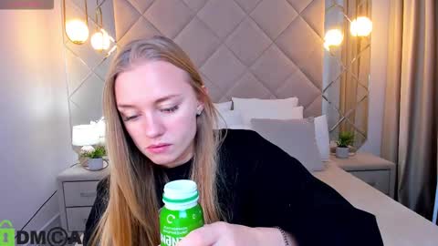 Snapshot of barbie_lis chatting on 5, 11, 2025 LisGTM2 Mon-Thu Sat 0100am-0700am online show from 5, 11, 2025