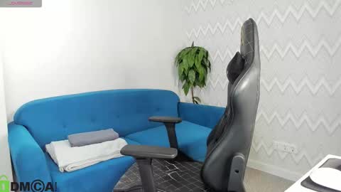 Snapshot of barbie_lis chatting on 26, 11, 2025 LisGTM2 Mon-Thu Sat 0100am-0700am online show from 26, 11, 2025