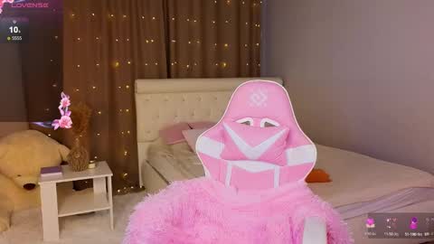 Snapshot of barbiee_b chatting on 4, 2, 2025 Stacy online show from 4, 2, 2025