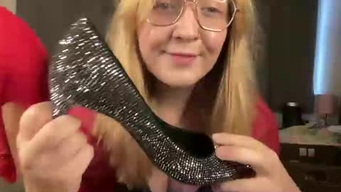 Snapshot of barbiegirl966 chatting on 20, 12, 2024 barbiegirl966 online show from 20, 12, 2024