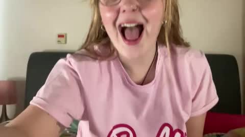 Snapshot of barbiegirl966 chatting on 27, 12, 2024 barbiegirl966 online show from 27, 12, 2024