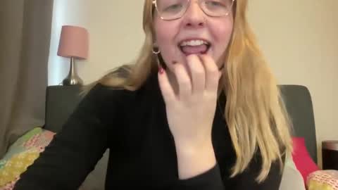 Snapshot of barbiegirl966 chatting on 1, 2, 2025 barbiegirl966 online show from 1, 2, 2025